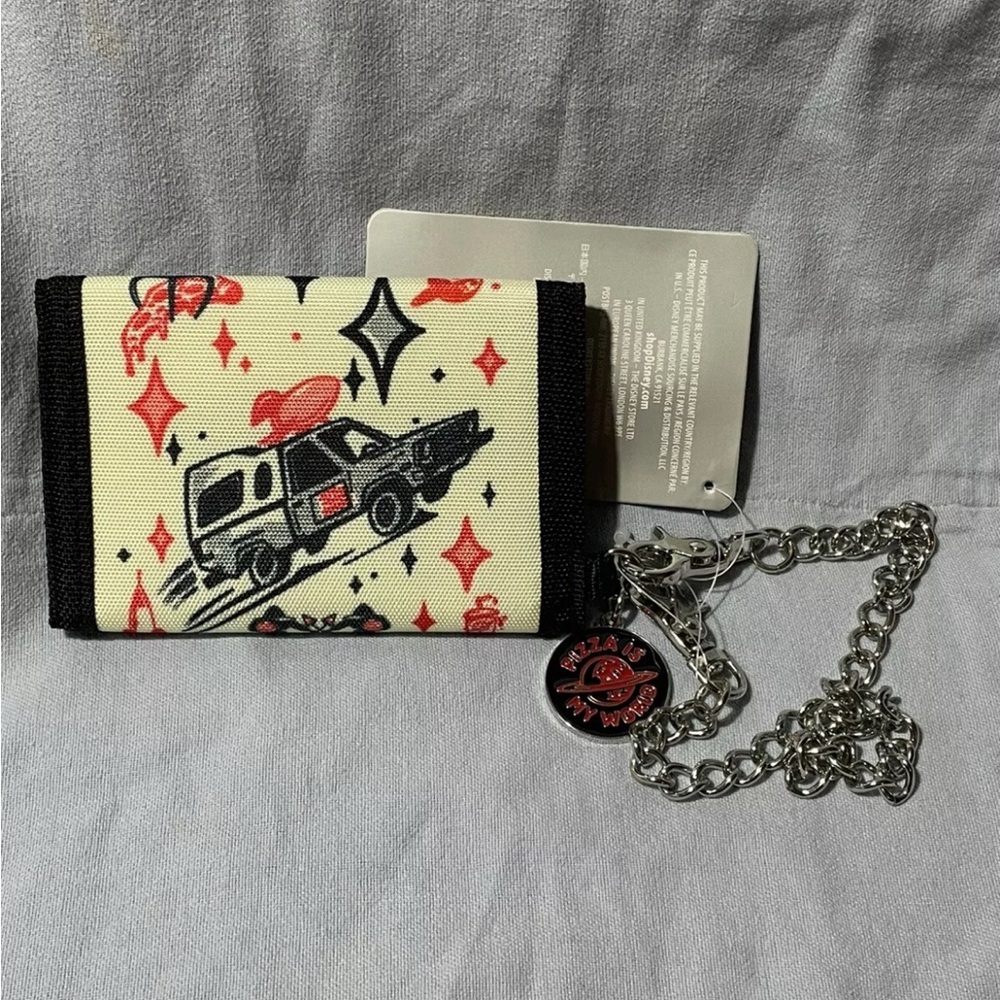 NEW Walt Disney Parks‎ Pixar Toy Story Pizza Planet Collection - Wallet & Chain